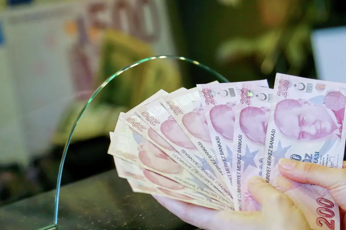 Türkiye’nin dev bankasında büyük kriz! Para gönderimi yapılamıyor