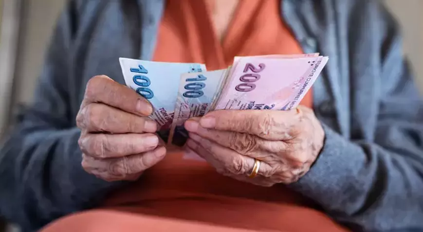 Sadece yaşlılara ödeniyor! Her ay PTT hesabınıza 5.390,41 TL yatacak