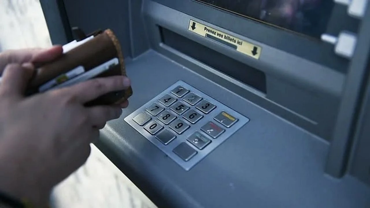 ATM kullananlara büyük uyarı: Bu düğmeye basmayanlar çıra gibi yanar