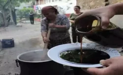 Kansızlıktan anında kurtulun! Pekmezin içine kaşık kaşık ekleyin!
