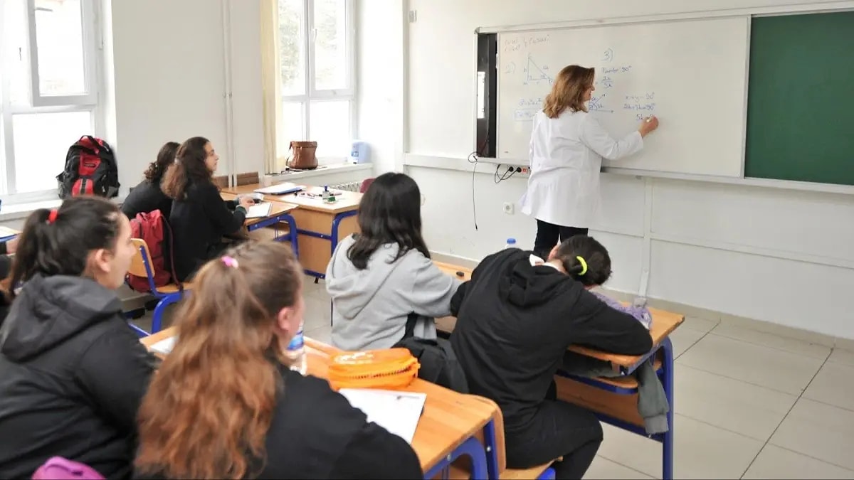 Zorunlu eğitim süresi değişiyor: MEB yeni eğitim modelini duyurdu